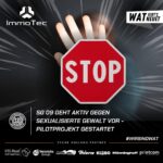 STOP - Schild vor einer Hand. SG 09 aktiv gegen sexualisierte Gewalt.
